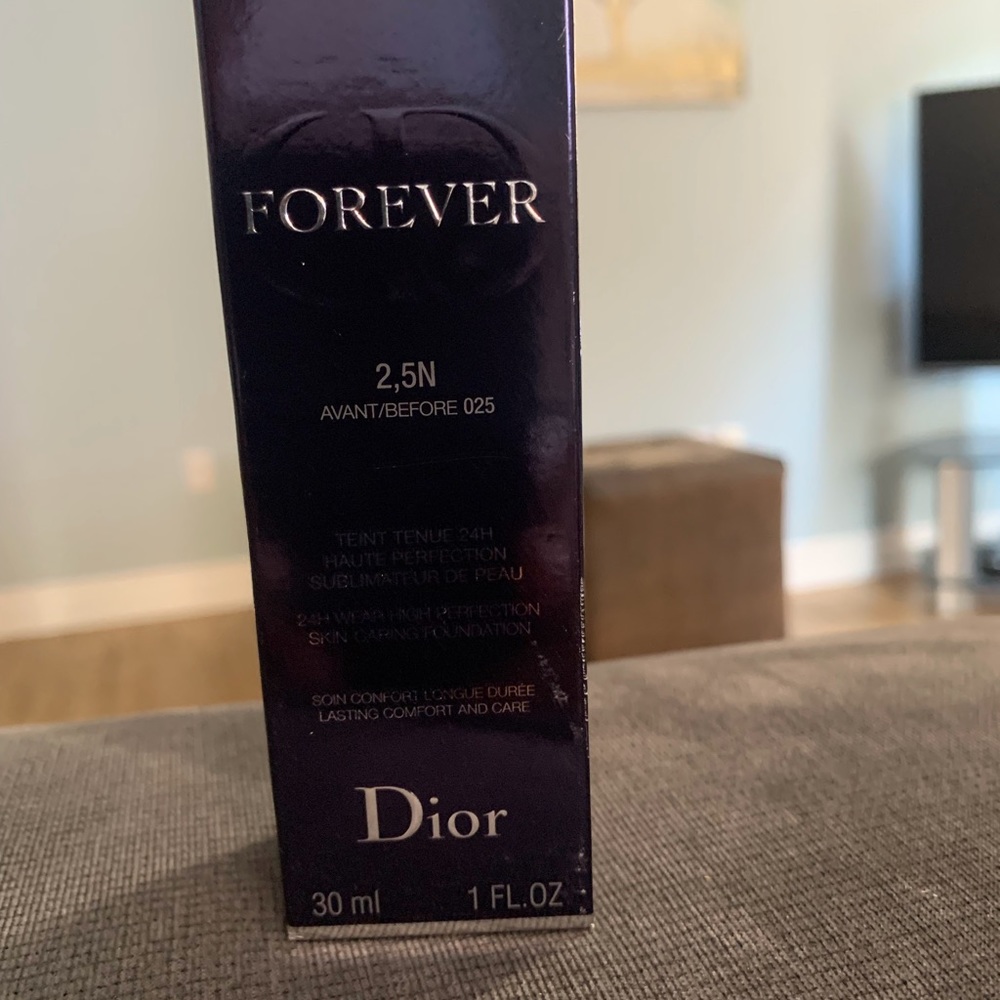 Christian Dior - Picture 6 of 10